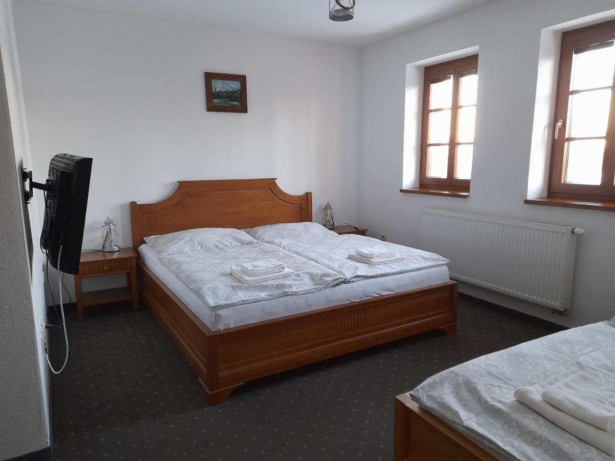 Hotel Koliba Holica à Huty Extérieur photo