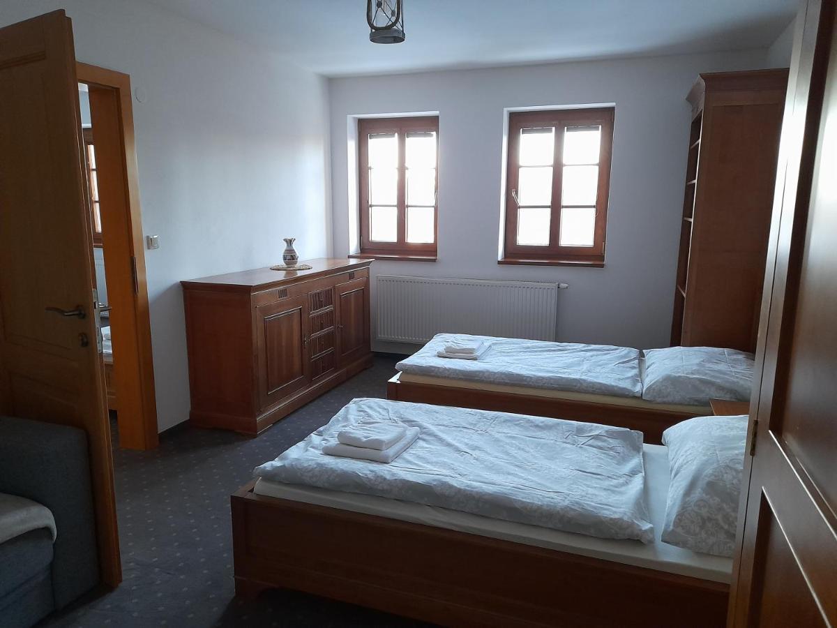 Hotel Koliba Holica à Huty Extérieur photo